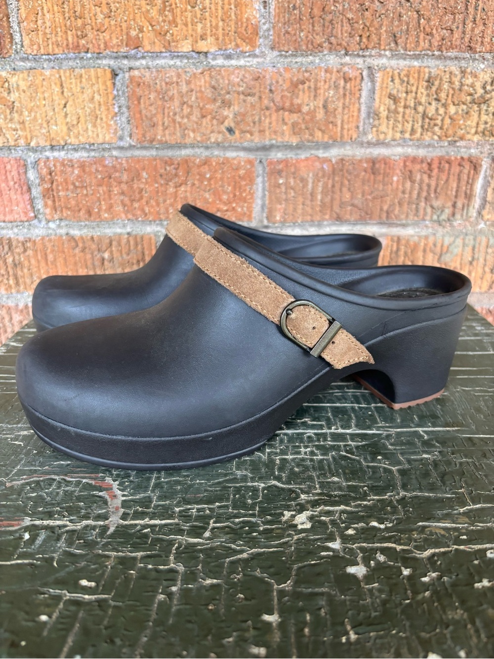 Crocs Sarah Chocolate Brown Heeled Clogs Sz 9